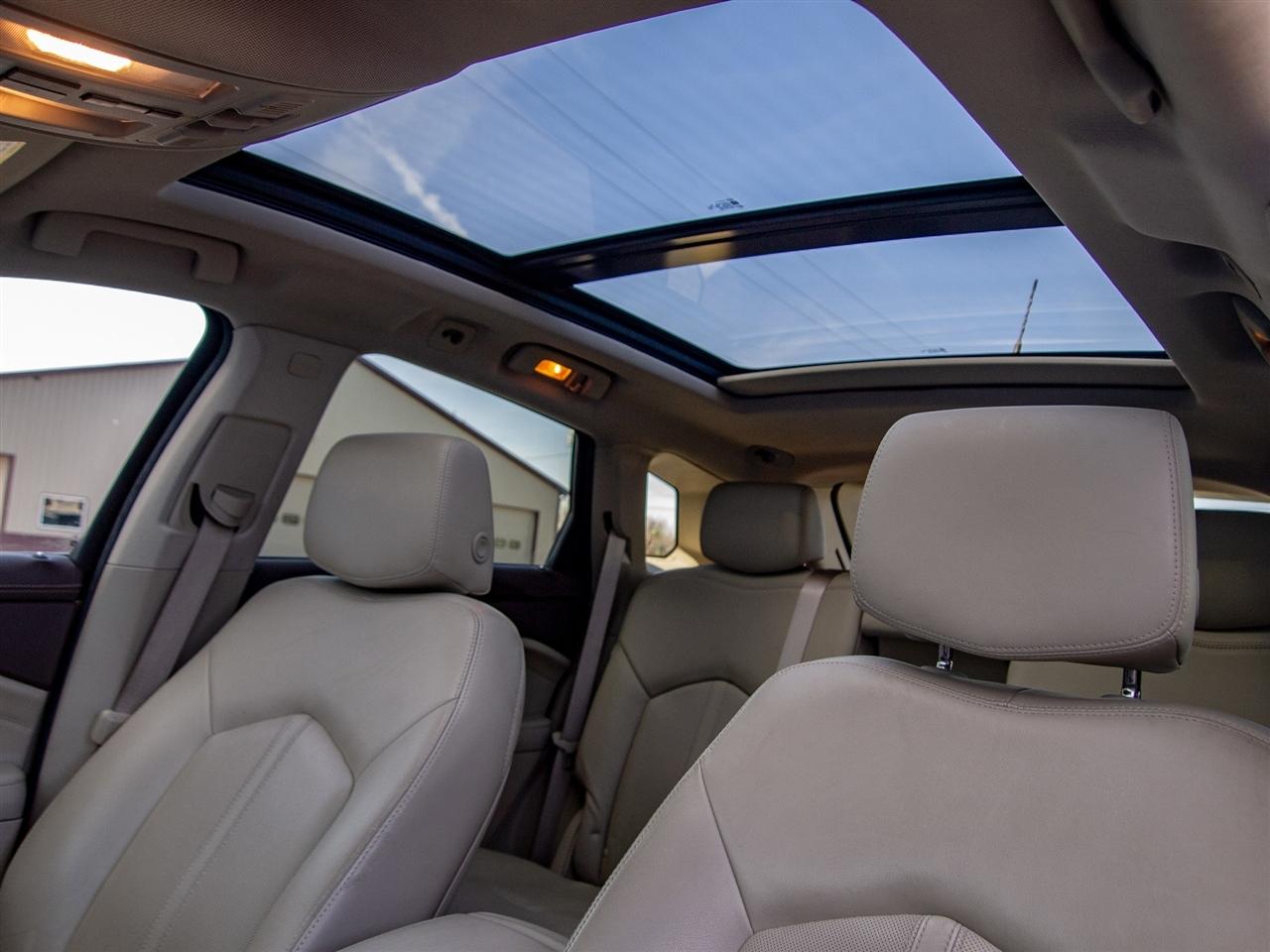 Cadillac SRX FWD 4dr Luxury Collection 2012