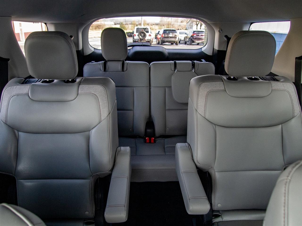 Ford Explorer Active 4WD 2025