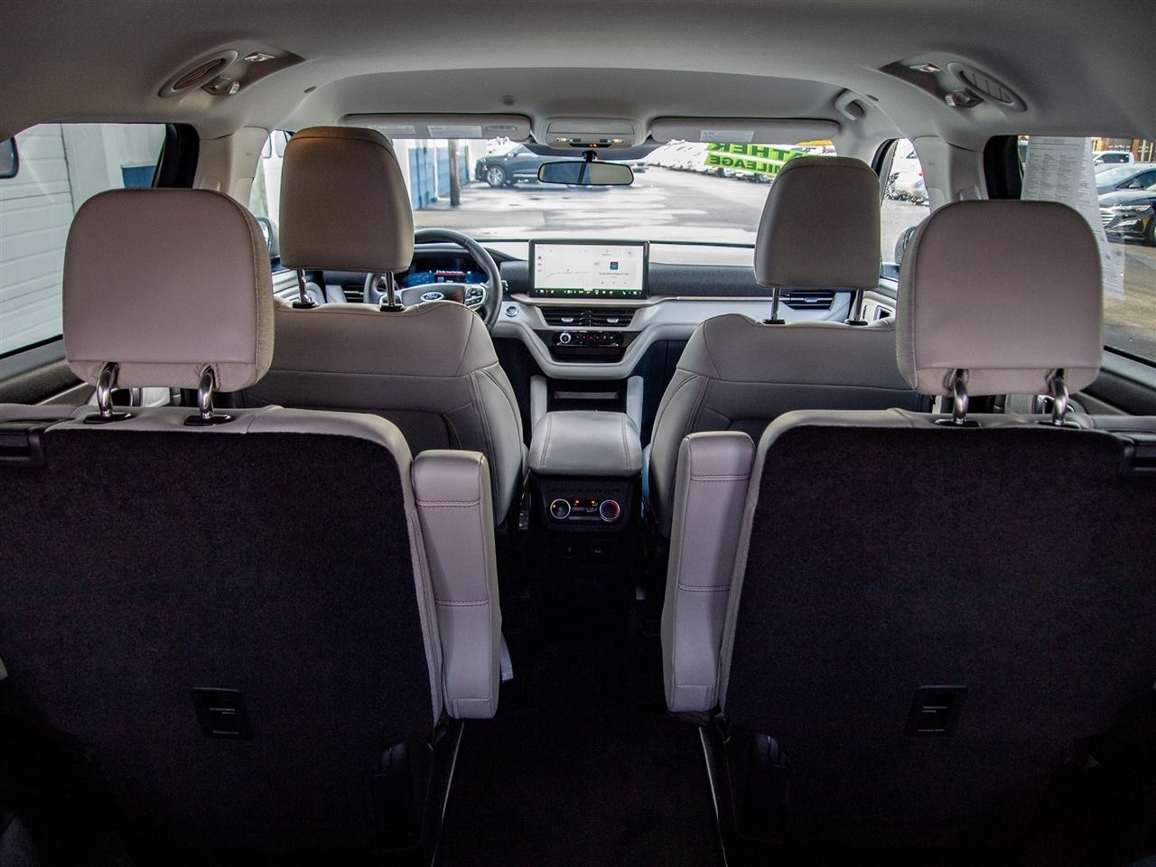 Ford Explorer Active 4WD 2025