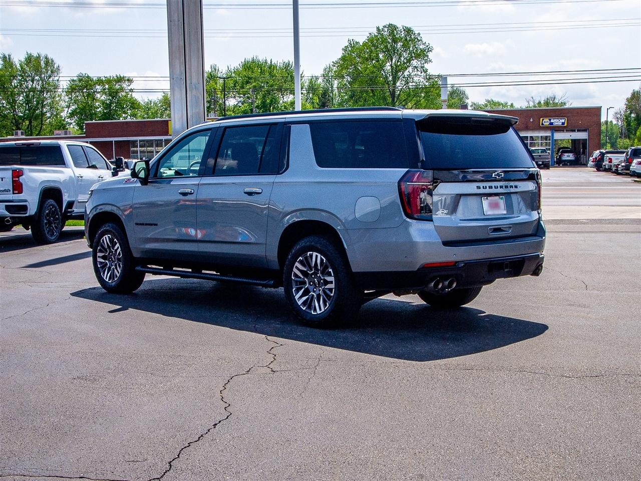 Chevrolet Suburban 4WD 4dr Z71 2025