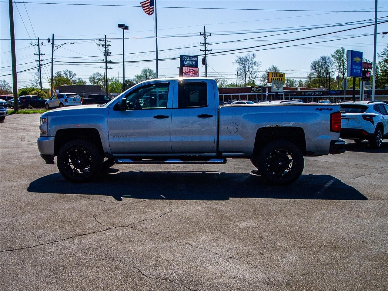 Chevrolet Silverado 1500 4WD Double Cab 143.5" Custom 2016