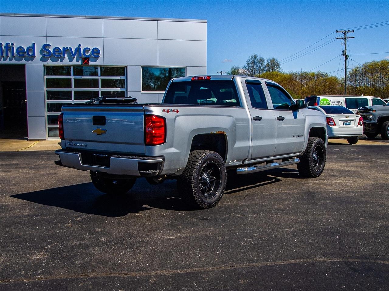 Chevrolet Silverado 1500 4WD Double Cab 143.5" Custom 2016