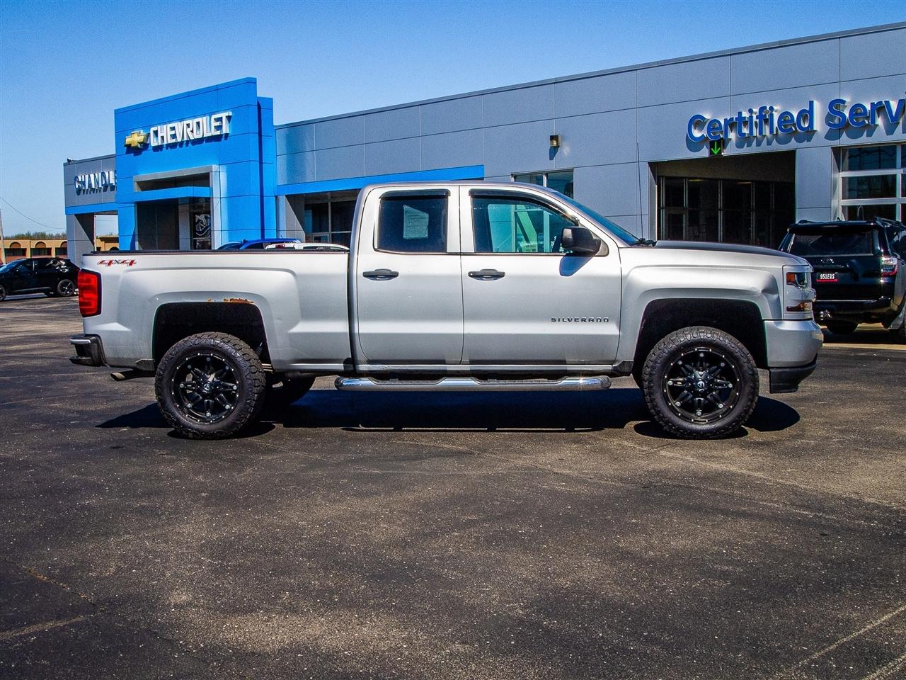 Chevrolet Silverado 1500 4WD Double Cab 143.5" Custom 2016