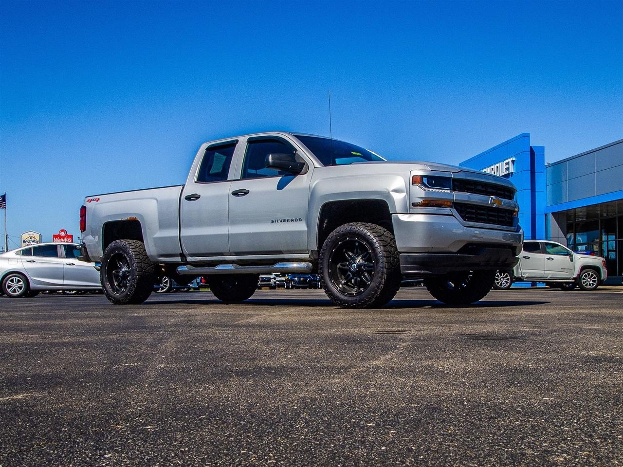Chevrolet Silverado 1500 4WD Double Cab 143.5" Custom 2016