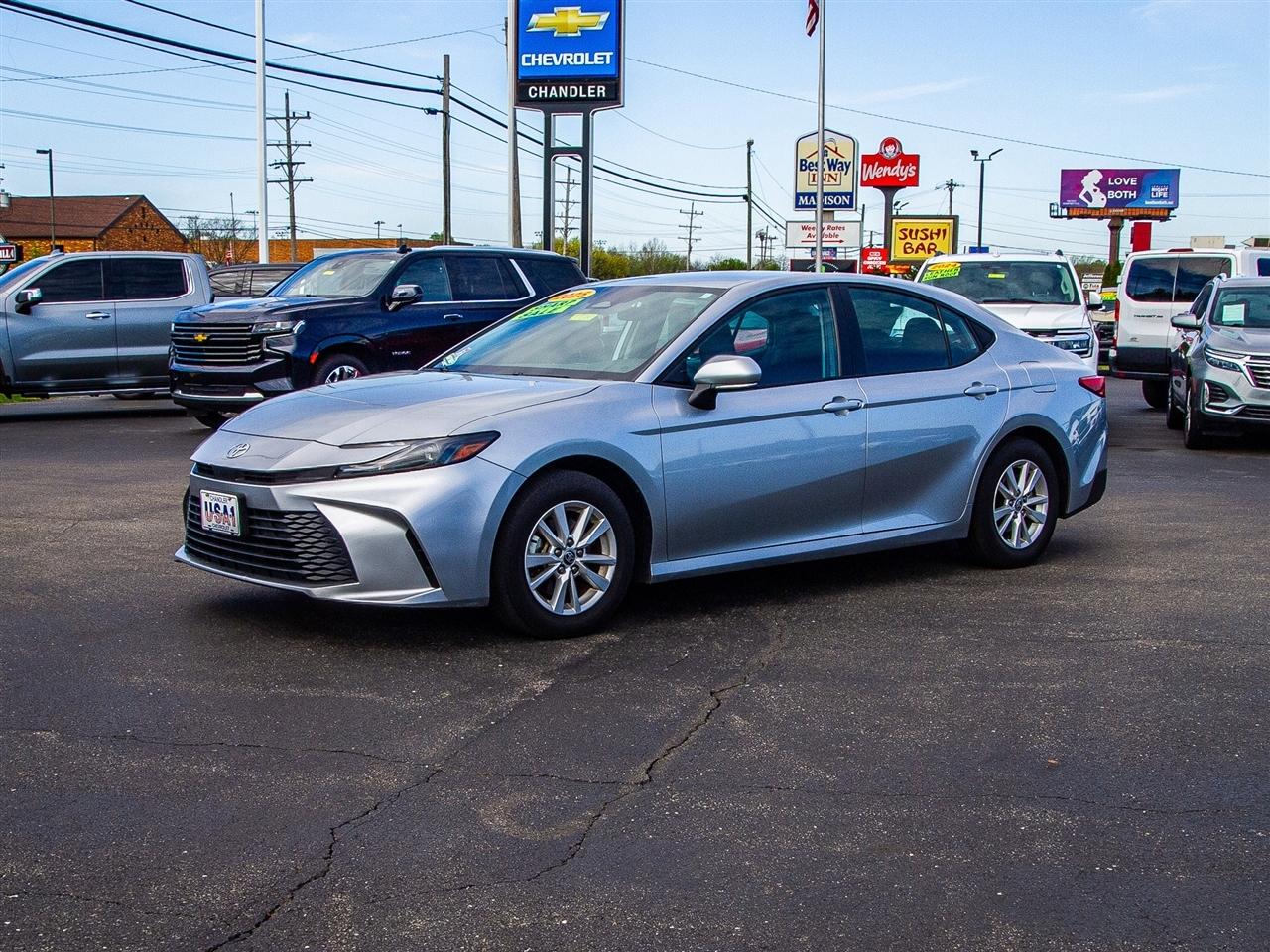 Toyota Camry XLE (Natl) 2025