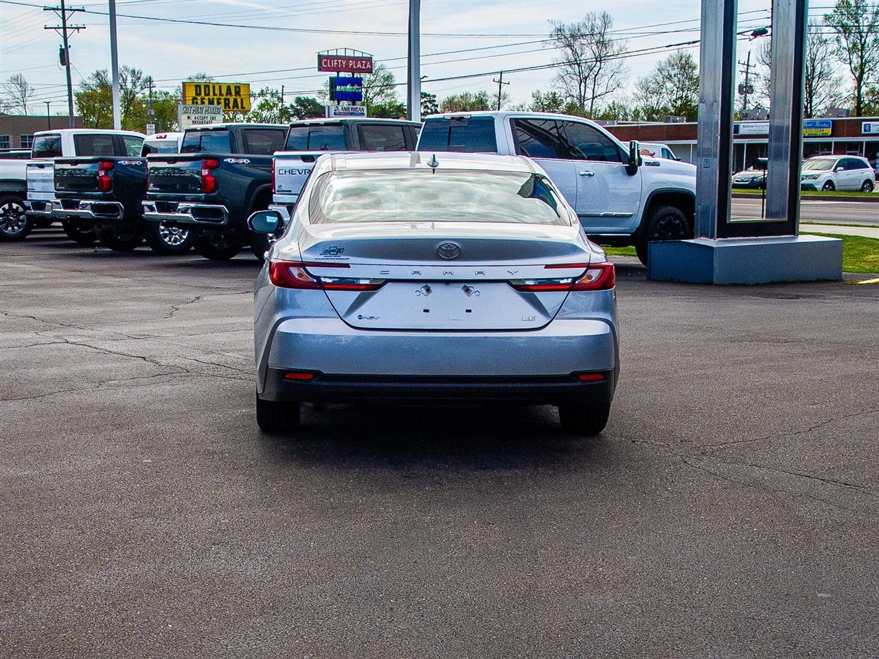 Toyota Camry XLE (Natl) 2025