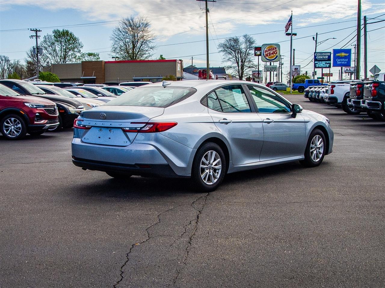Toyota Camry XLE (Natl) 2025