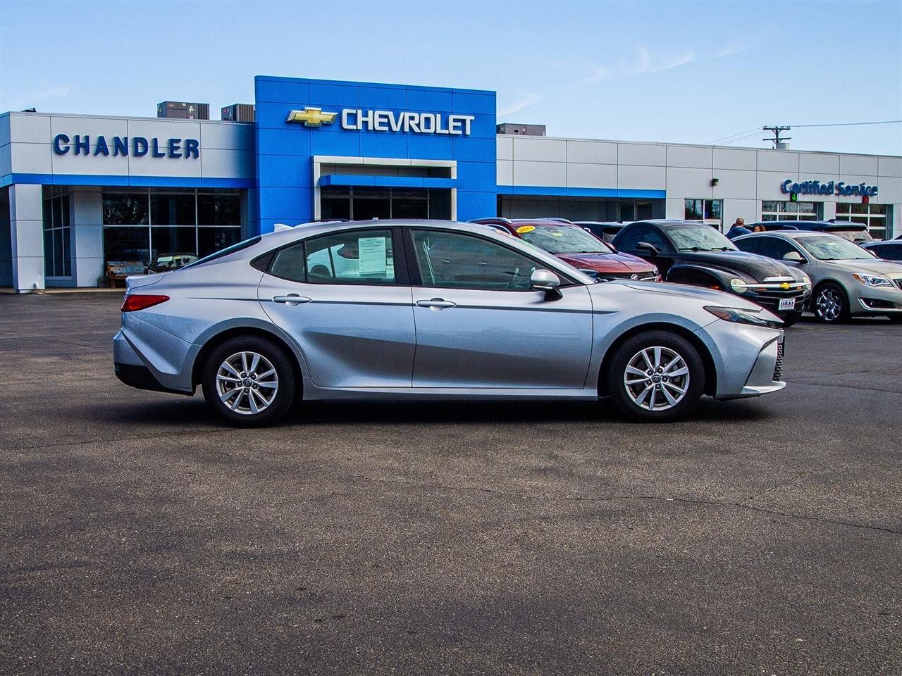 Toyota Camry XLE (Natl) 2025