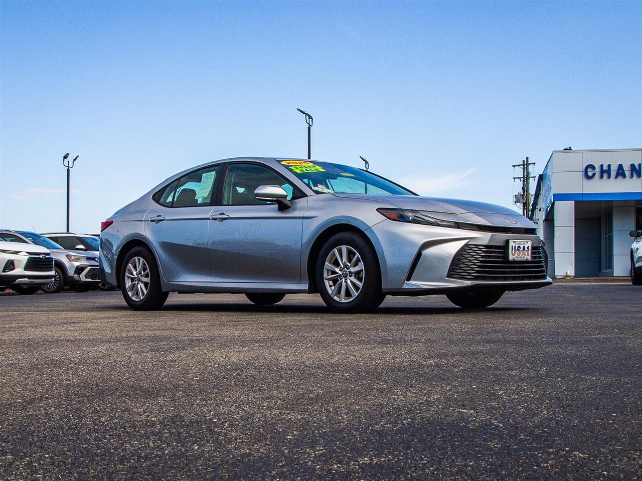 Toyota Camry XLE (Natl) 2025