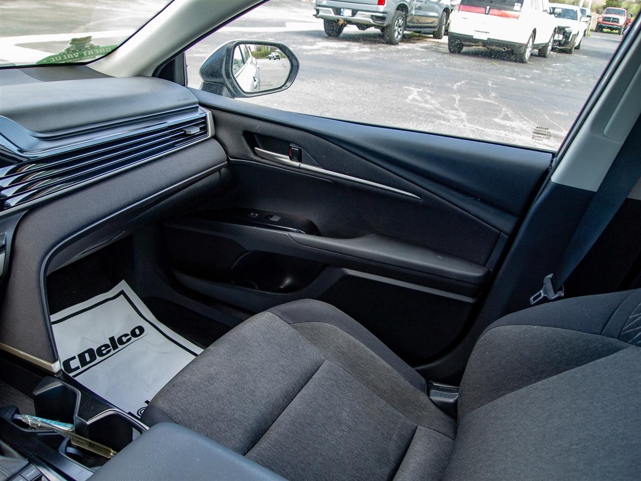 Toyota Camry XLE (Natl) 2025