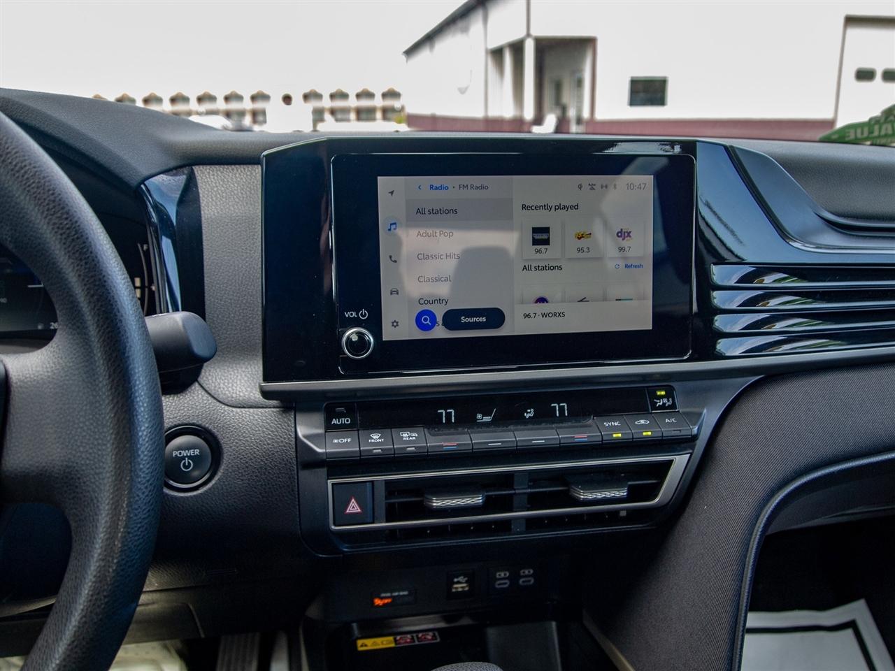 Toyota Camry XLE (Natl) 2025