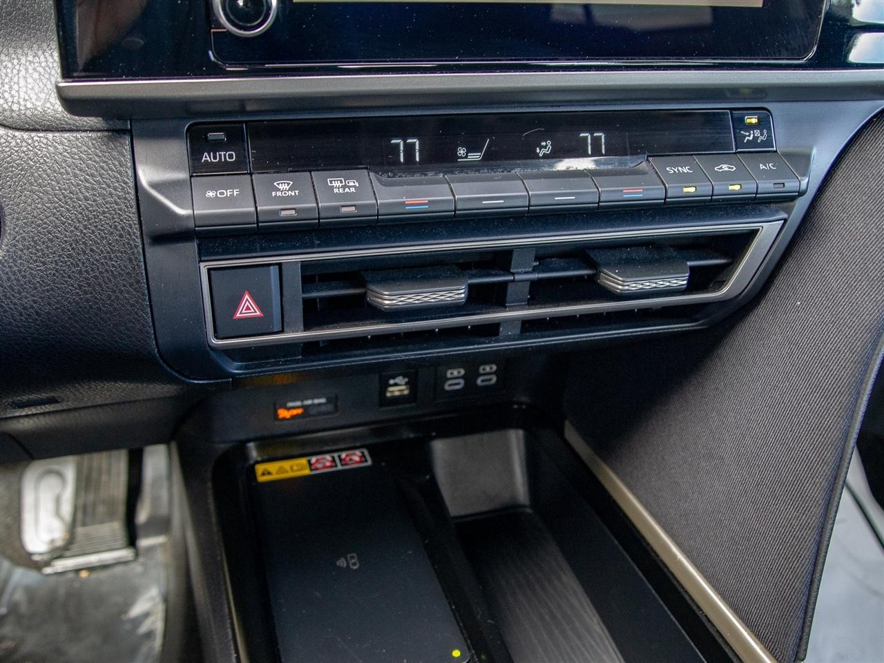 Toyota Camry XLE (Natl) 2025