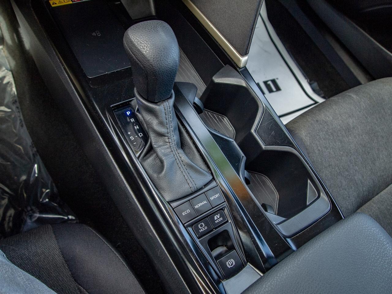 Toyota Camry XLE (Natl) 2025