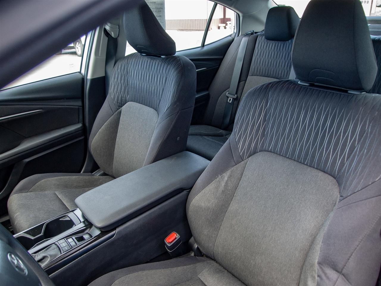 Toyota Camry XLE (Natl) 2025