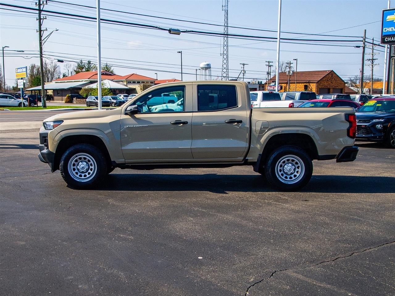 Chevrolet Colorado 2WD Crew Cab WT 2024