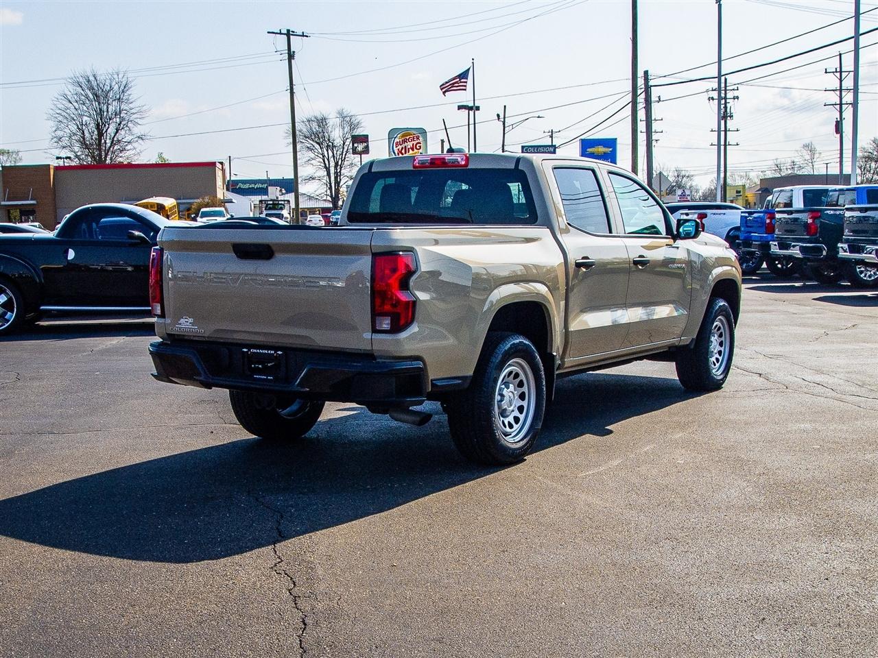 Chevrolet Colorado 2WD Crew Cab WT 2024