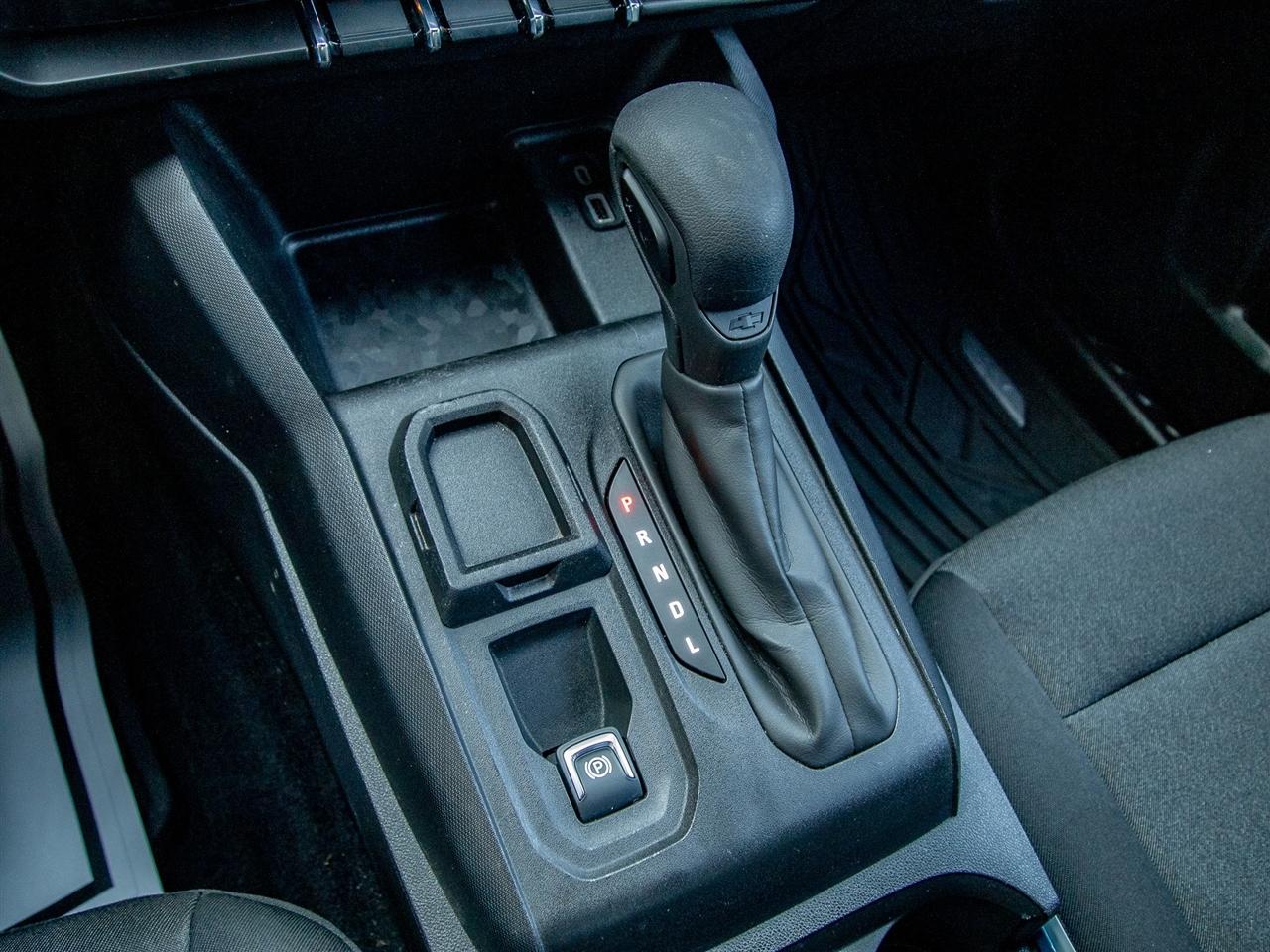 Chevrolet Colorado 2WD Crew Cab WT 2024