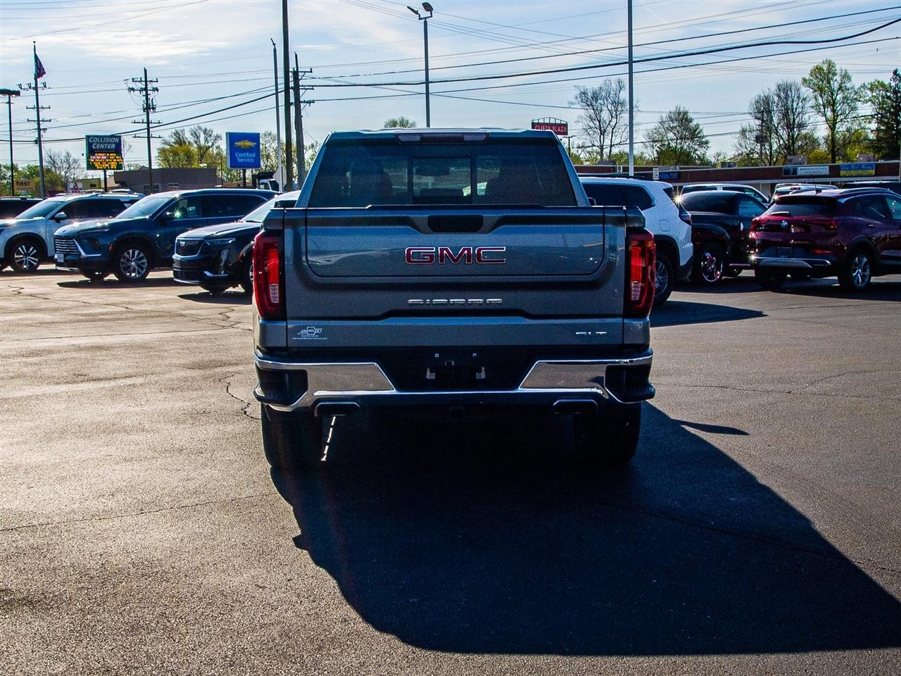 GMC Sierra 1500 4WD Crew Cab 147" SLT 2021