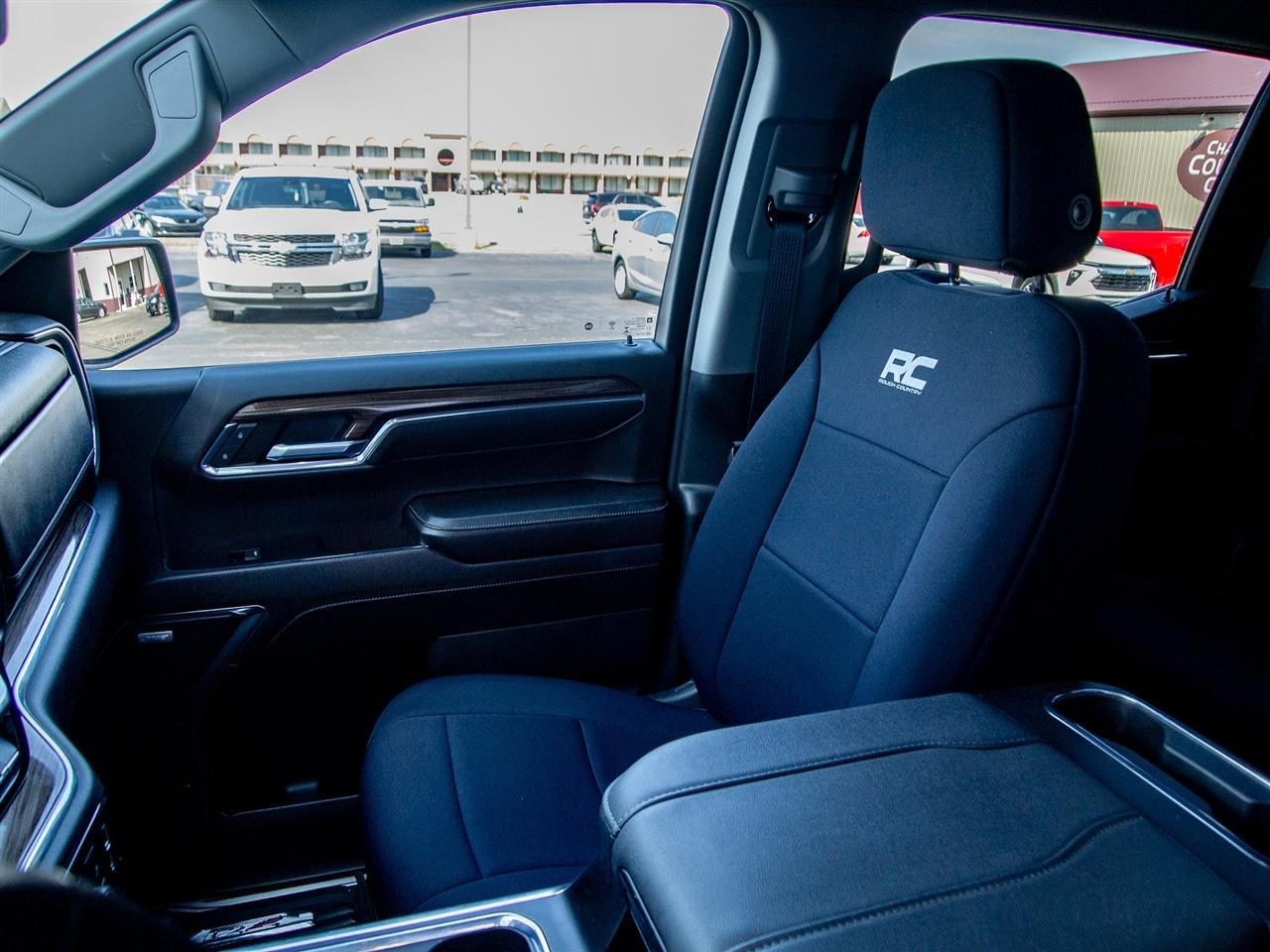 Chevrolet Silverado 1500 4WD Crew Cab 147" RST 2023