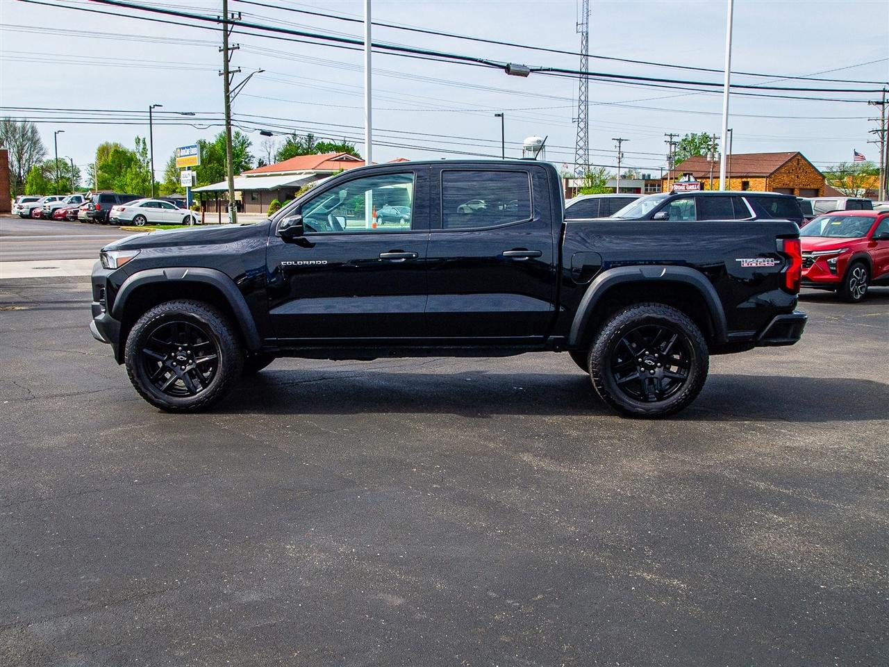 Chevrolet Colorado 4WD Crew Cab Trail Boss 2024