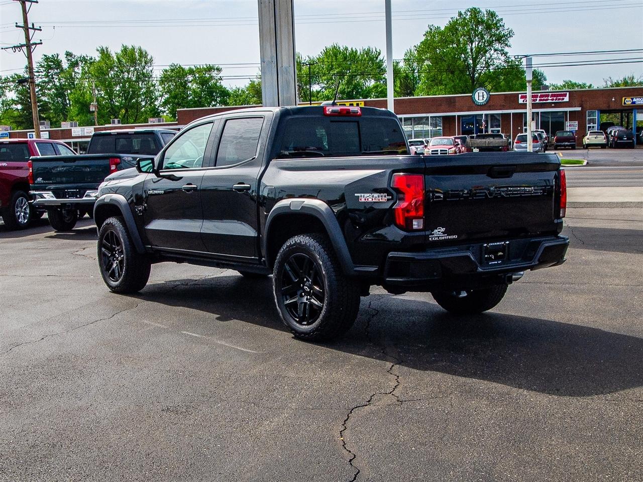 Chevrolet Colorado 4WD Crew Cab Trail Boss 2024