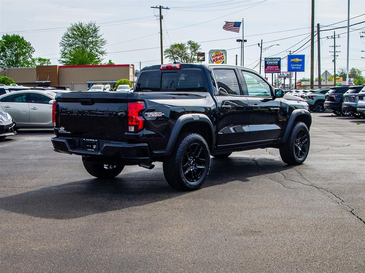 Chevrolet Colorado 4WD Crew Cab Trail Boss 2024