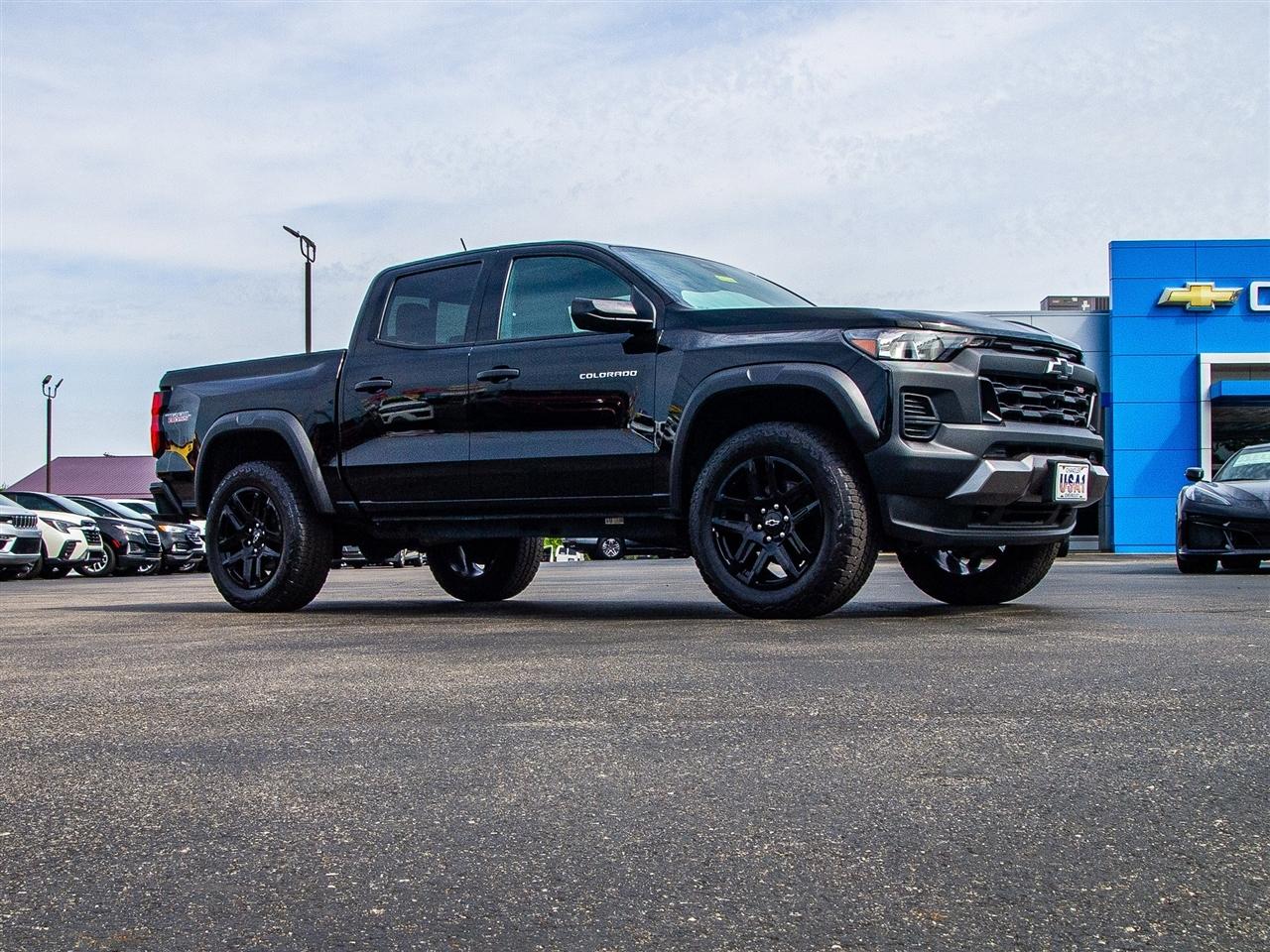 Chevrolet Colorado 4WD Crew Cab Trail Boss 2024