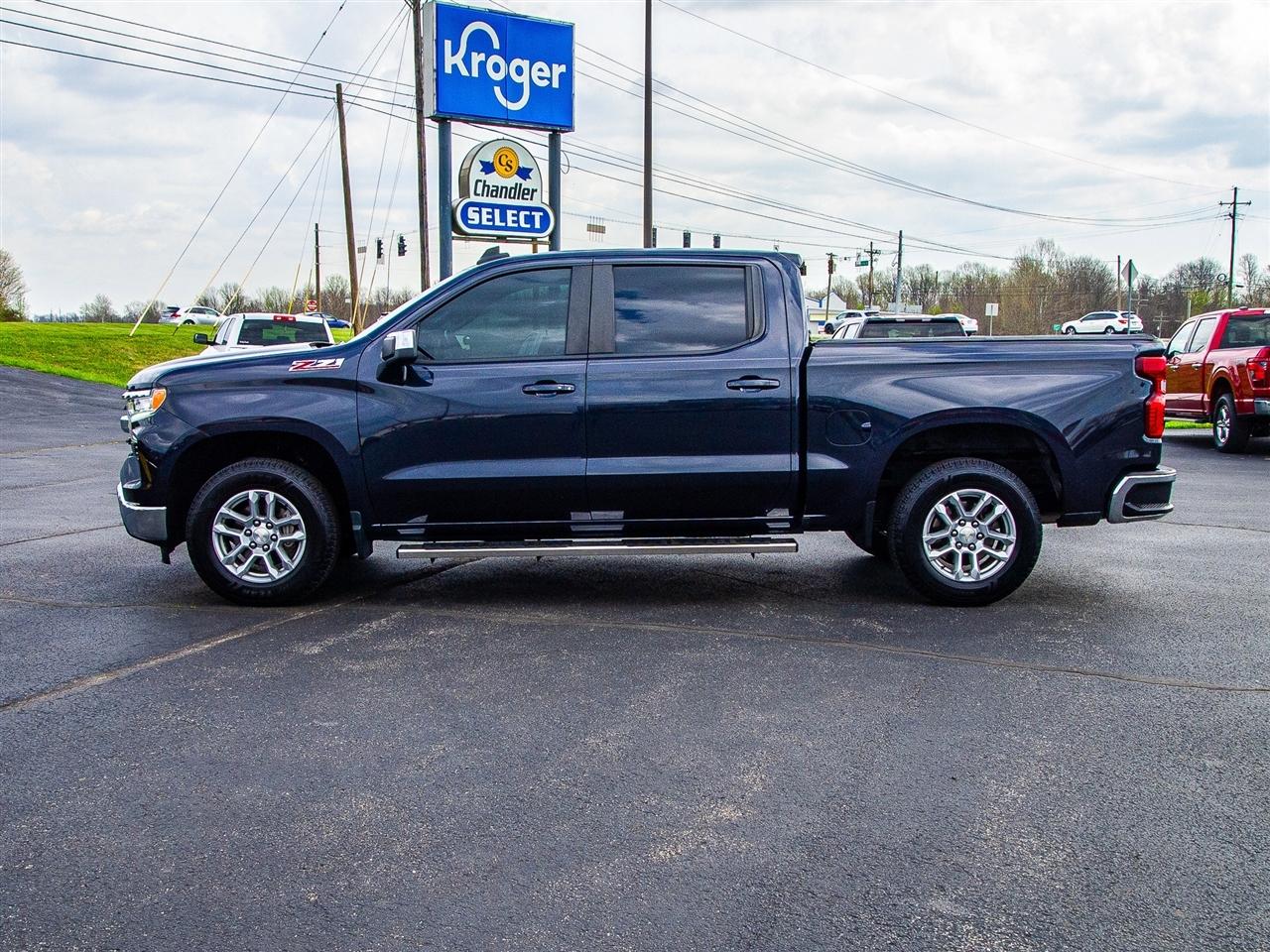 Chevrolet Silverado 1500 4WD Crew Cab 147" LT w/1LT 2022