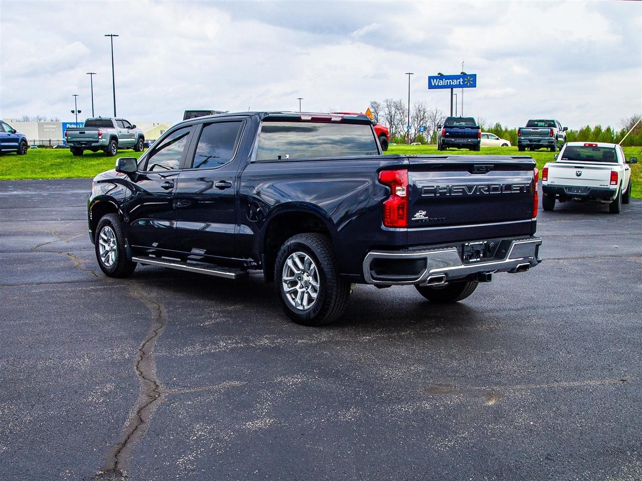 Chevrolet Silverado 1500 4WD Crew Cab 147" LT w/1LT 2022
