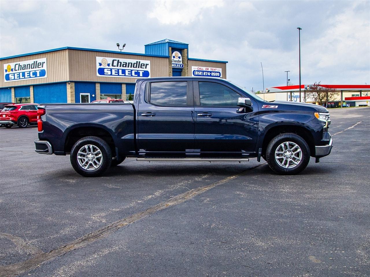 Chevrolet Silverado 1500 4WD Crew Cab 147" LT w/1LT 2022