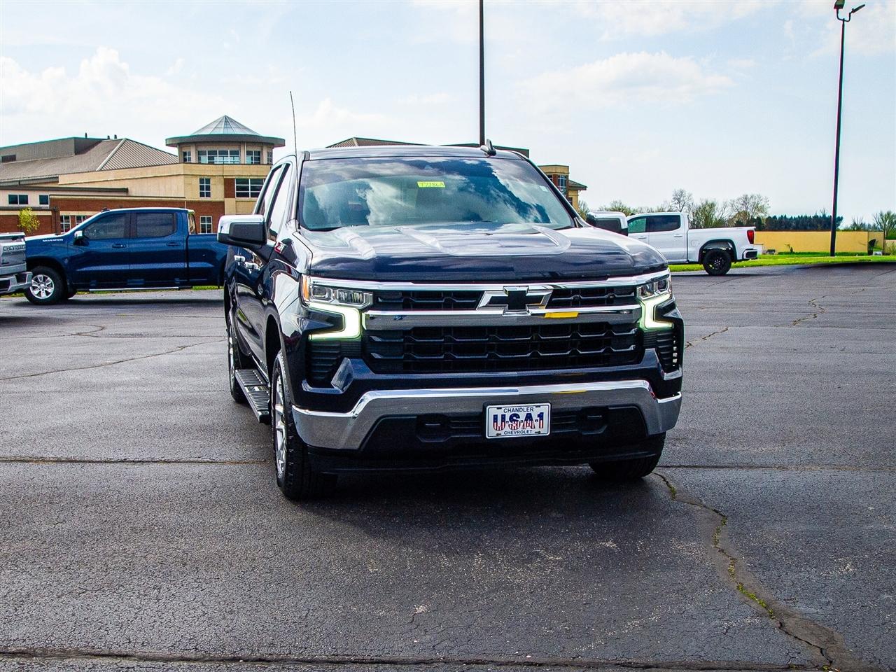 Chevrolet Silverado 1500 4WD Crew Cab 147" LT w/1LT 2022