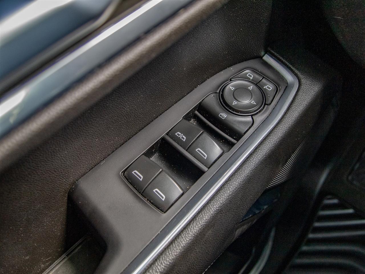 Chevrolet Silverado 1500 4WD Crew Cab 147" LT w/1LT 2022