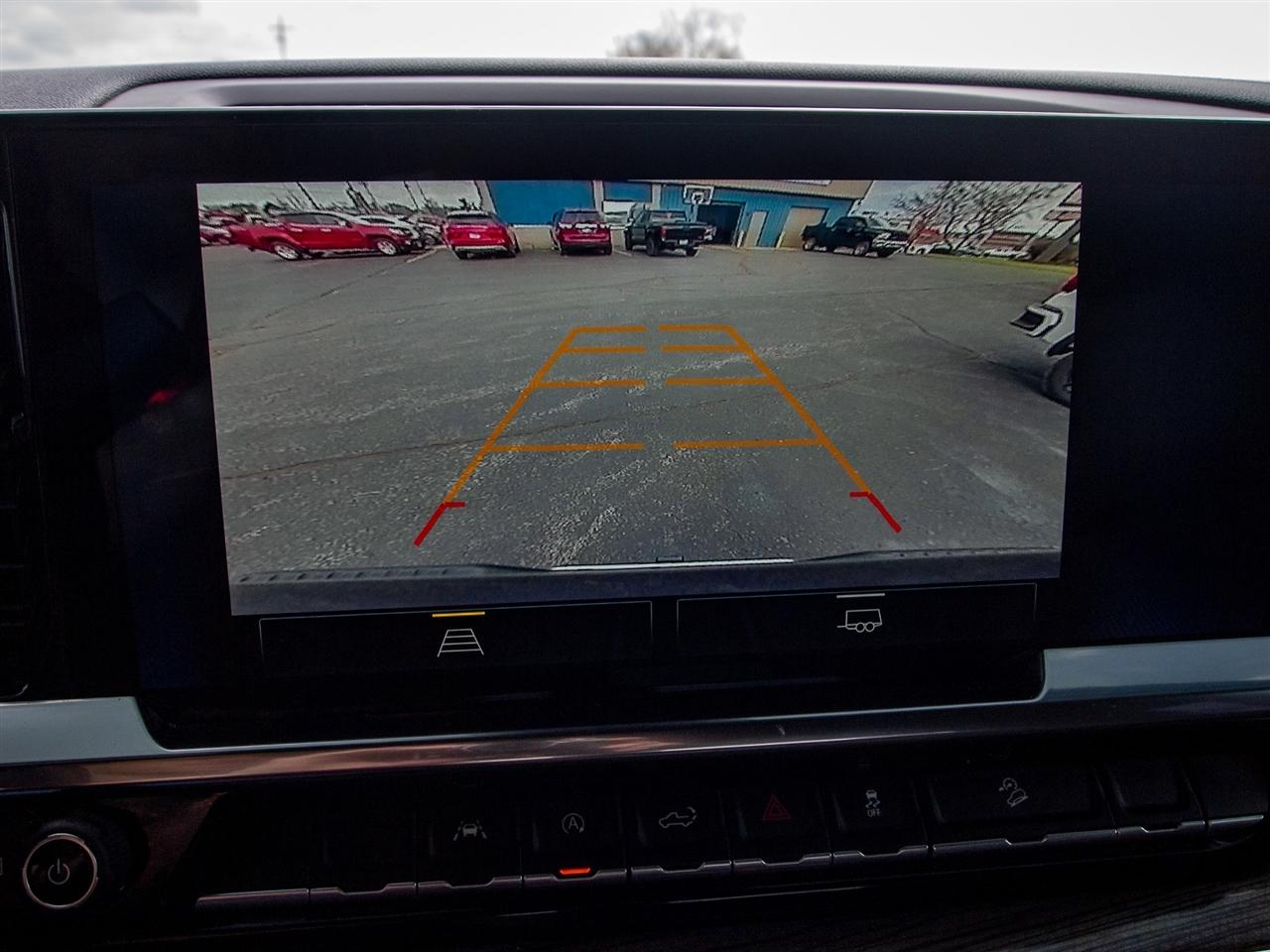 Chevrolet Silverado 1500 4WD Crew Cab 147" LT w/1LT 2022