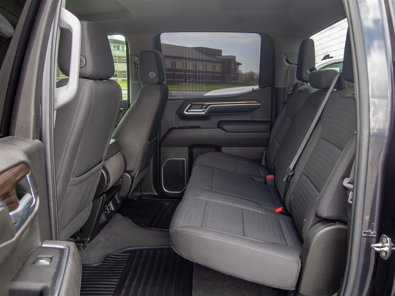 Chevrolet Silverado 1500 4WD Crew Cab 147" LT w/1LT 2022