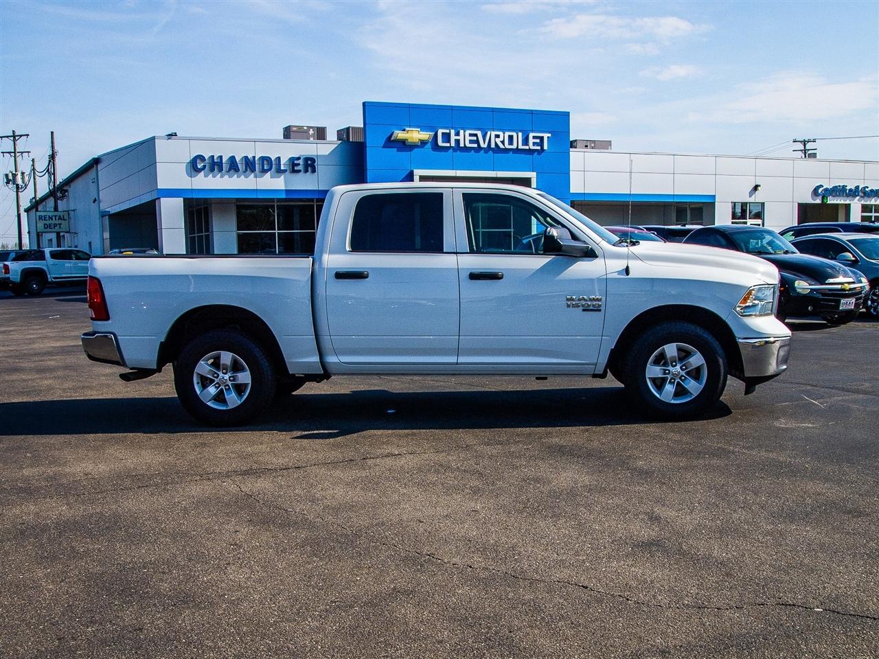 RAM 1500 Classic SLT 4x4 Crew Cab 5'7" Box 2023