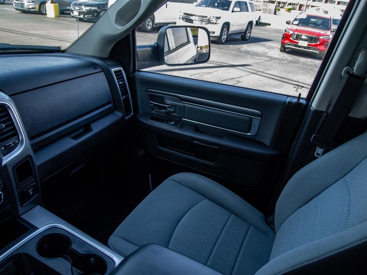 RAM 1500 Classic SLT 4x4 Crew Cab 5'7" Box 2023