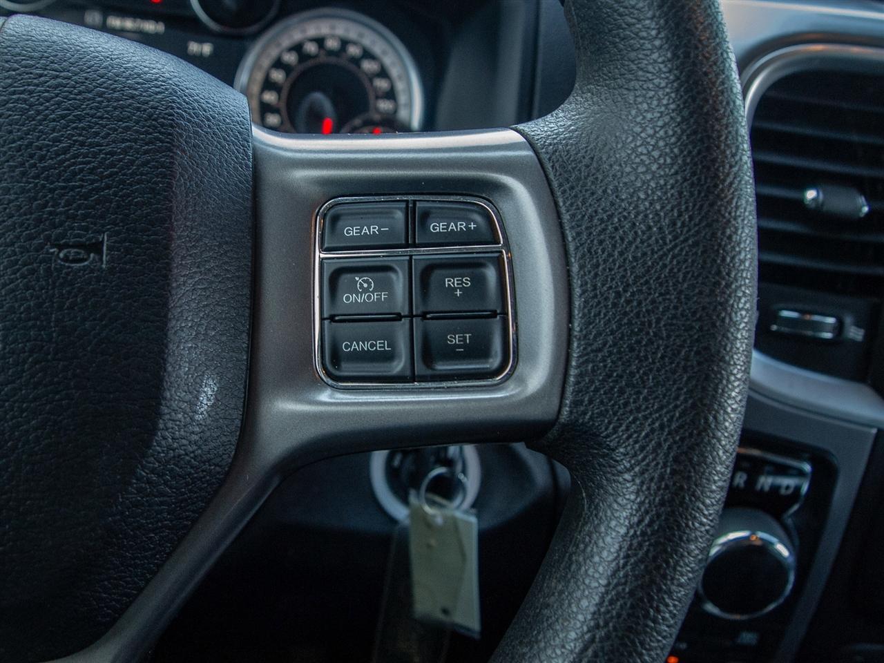 RAM 1500 Classic SLT 4x4 Crew Cab 5'7" Box 2023