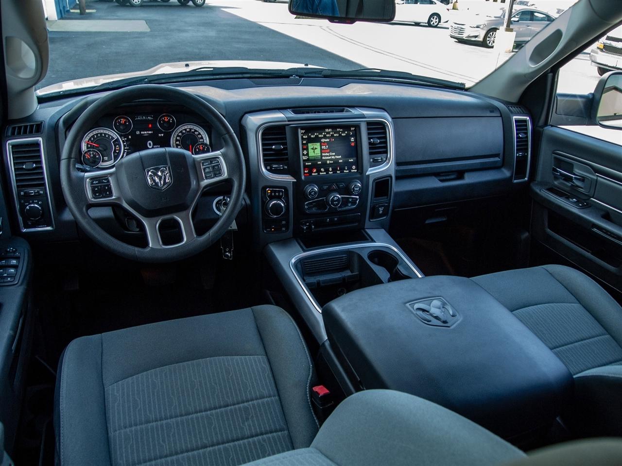 RAM 1500 Classic SLT 4x4 Crew Cab 5'7" Box 2023