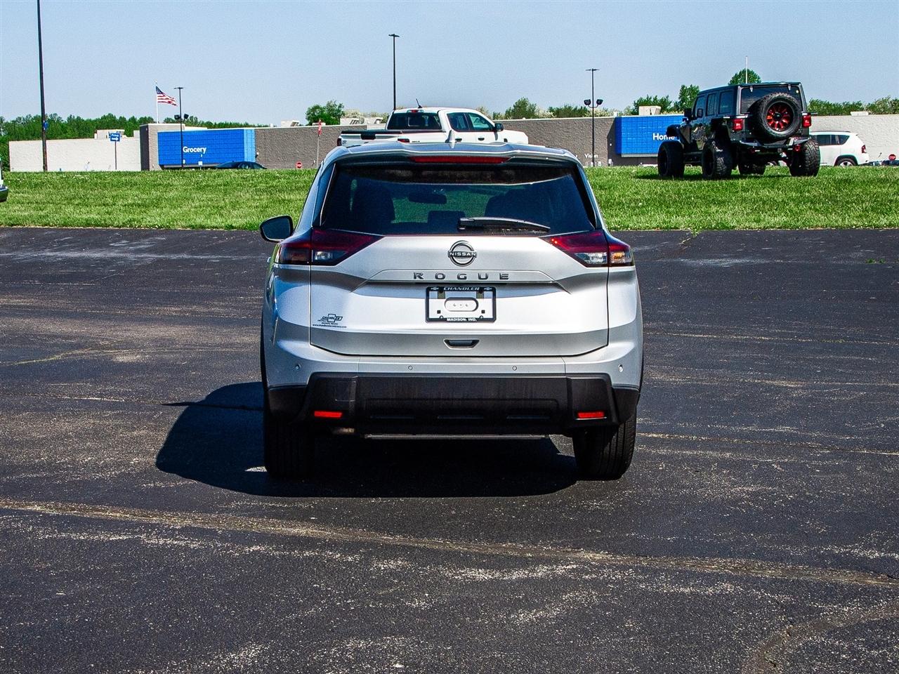Nissan Rogue FWD SV 2025