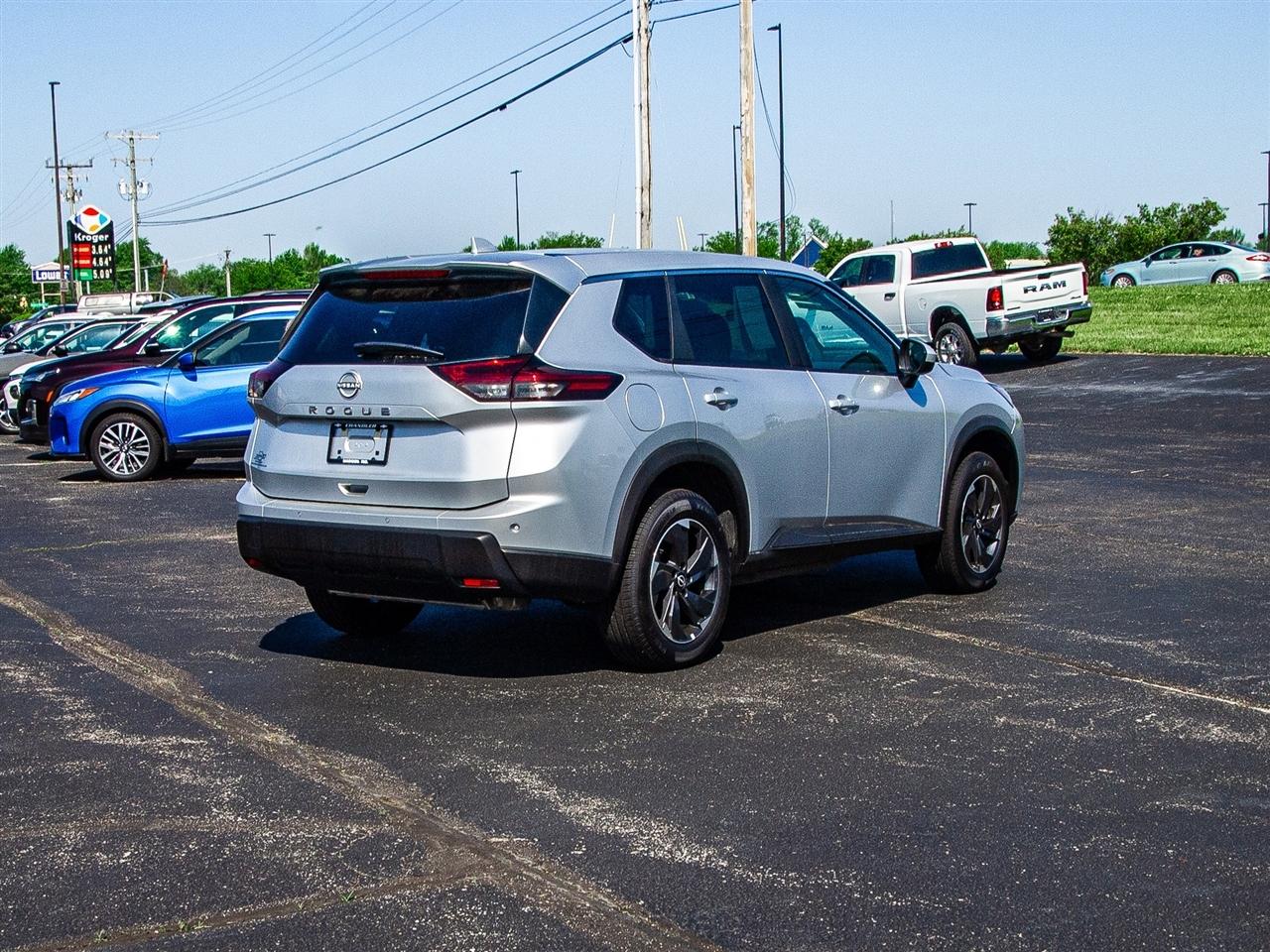 Nissan Rogue FWD SV 2025