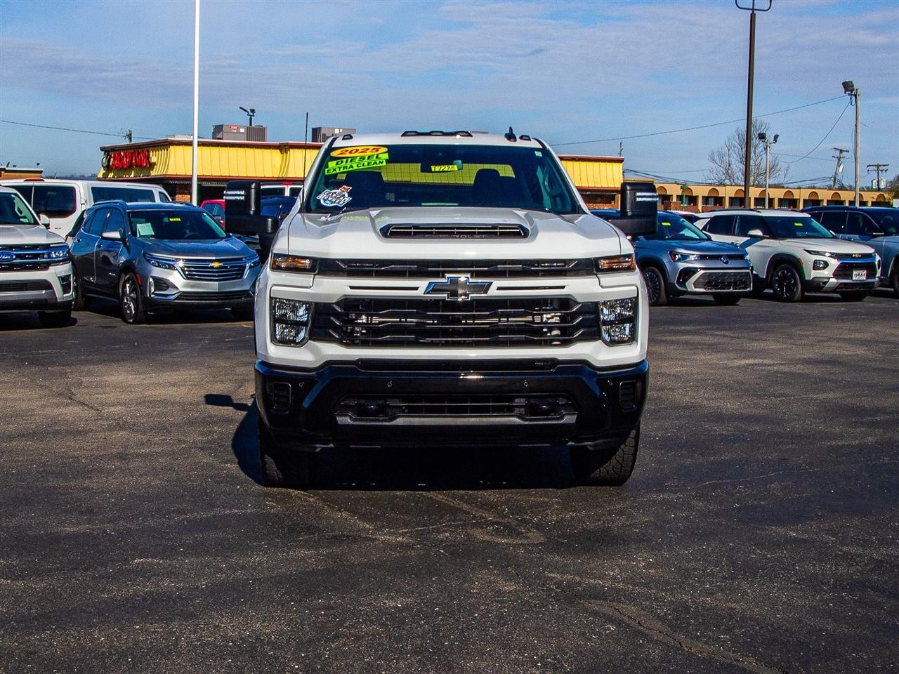Chevrolet Silverado 2500HD 4WD Crew Cab 159" Custom 2025