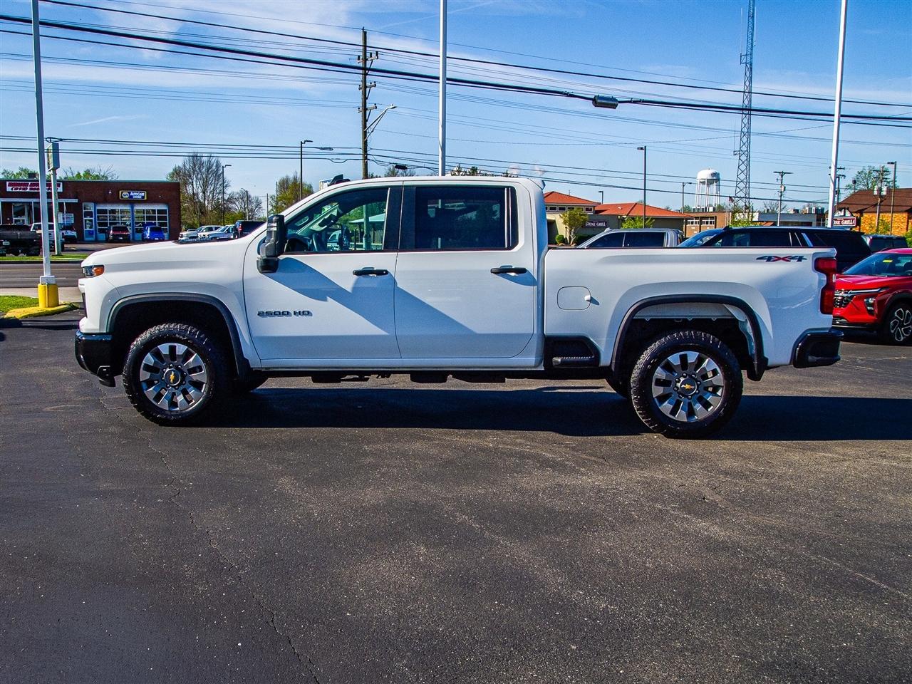 Chevrolet Silverado 2500HD 4WD Crew Cab 159" Custom 2025
