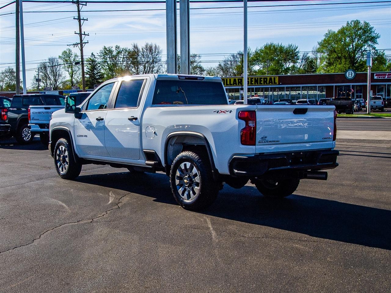 Chevrolet Silverado 2500HD 4WD Crew Cab 159" Custom 2025