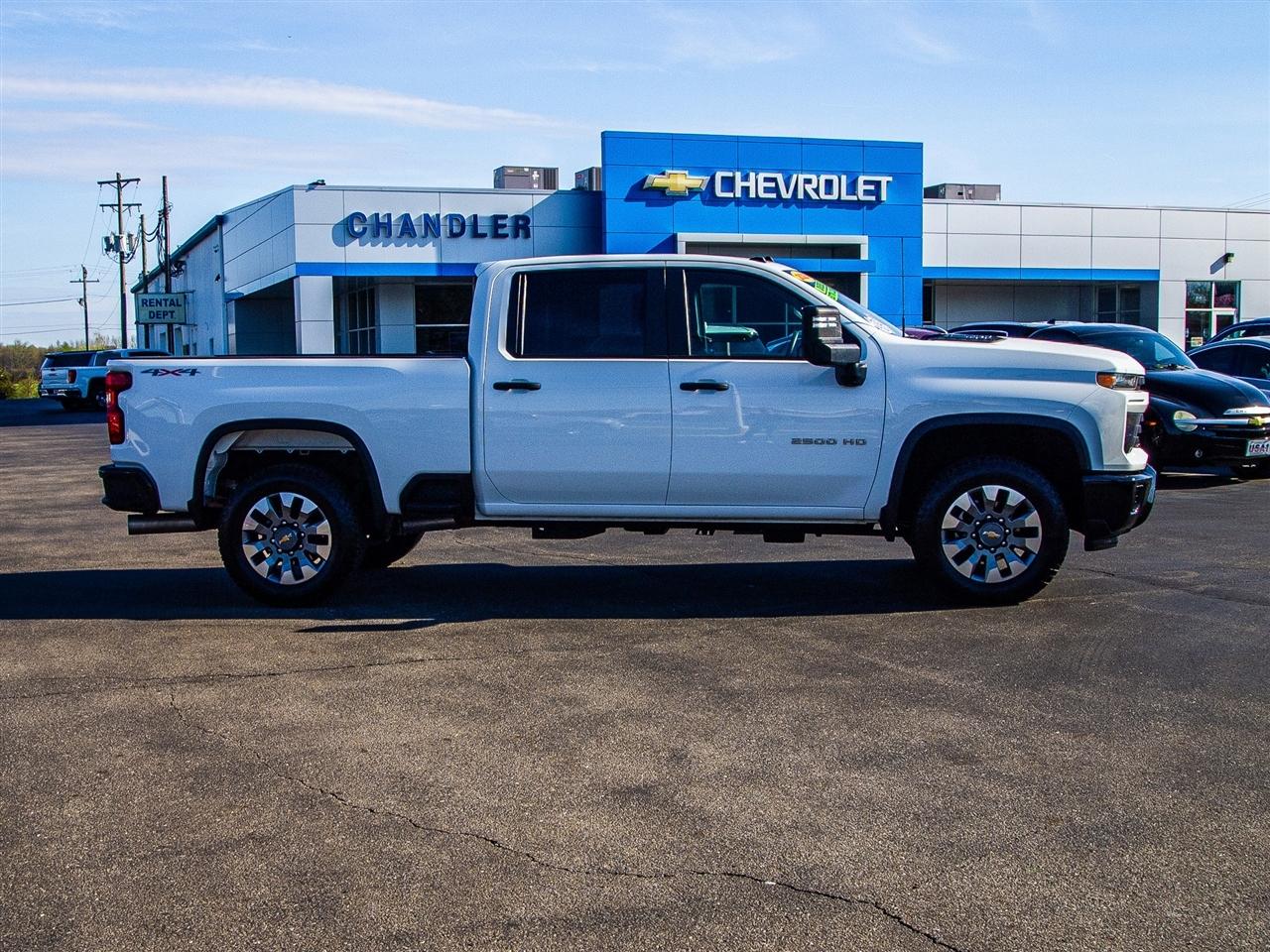 Chevrolet Silverado 2500HD 4WD Crew Cab 159" Custom 2025
