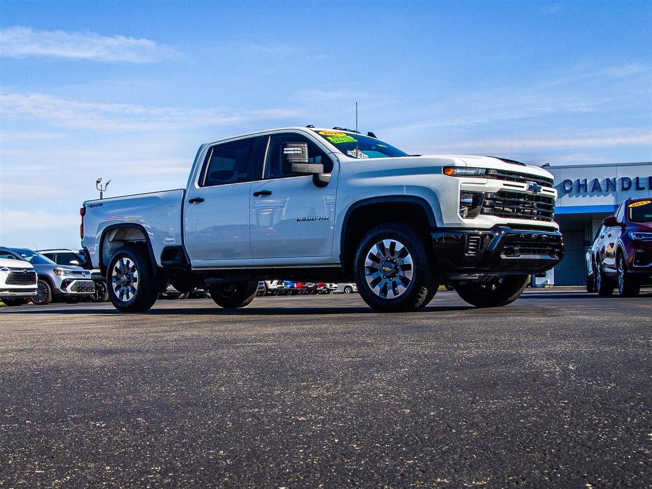 Chevrolet Silverado 2500HD 4WD Crew Cab 159" Custom 2025