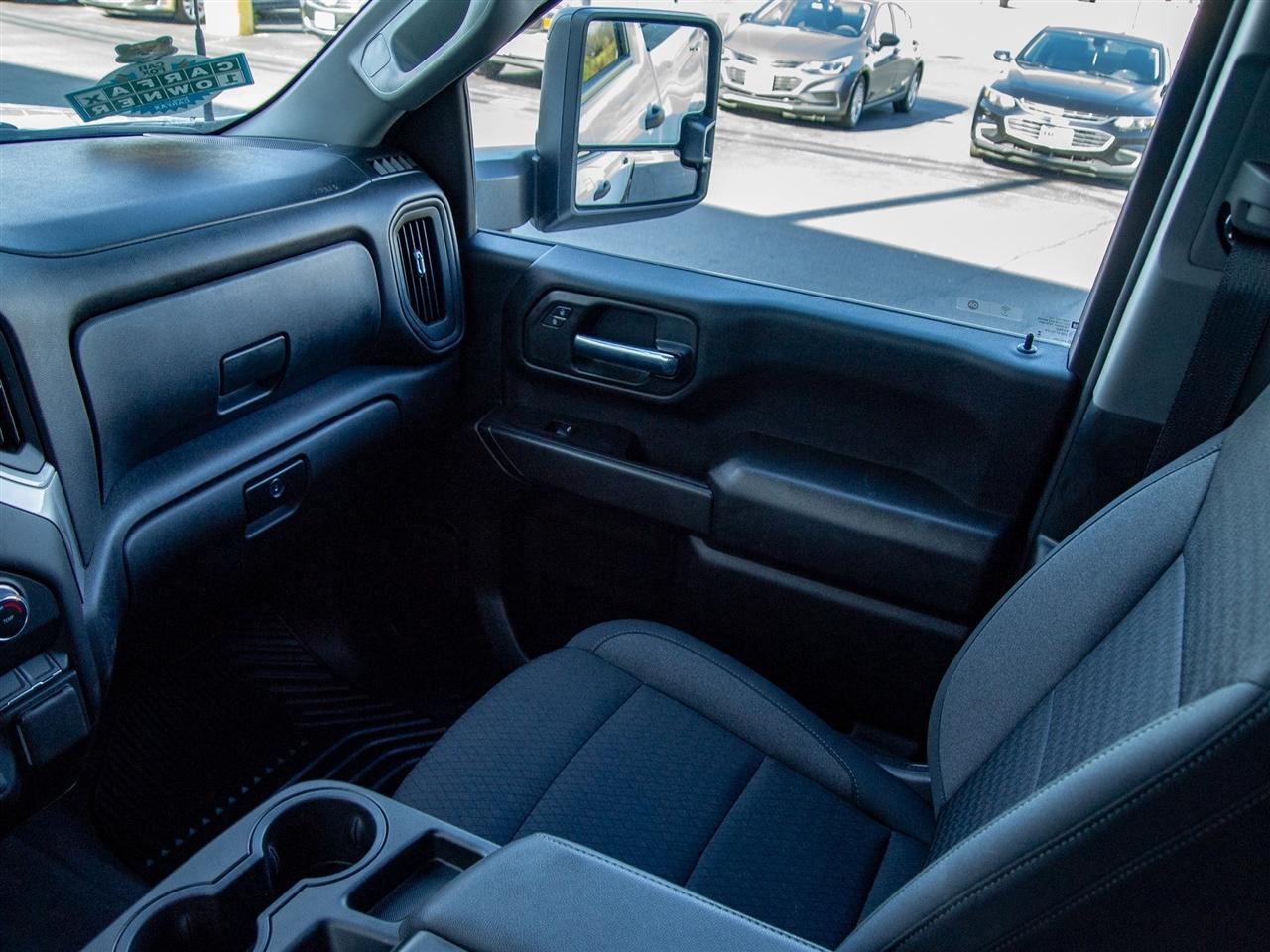 Chevrolet Silverado 2500HD 4WD Crew Cab 159" Custom 2025