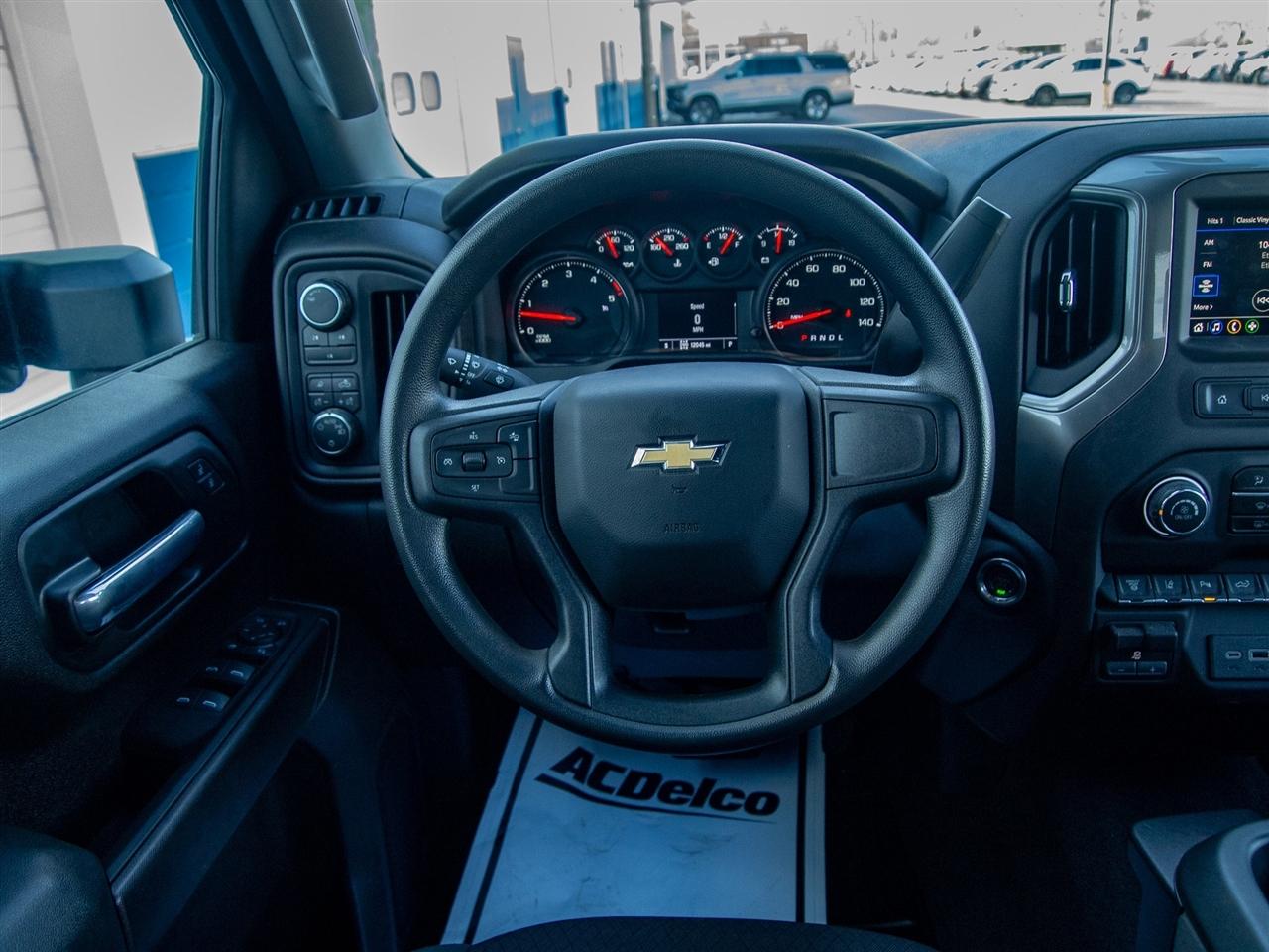 Chevrolet Silverado 2500HD 4WD Crew Cab 159" Custom 2025