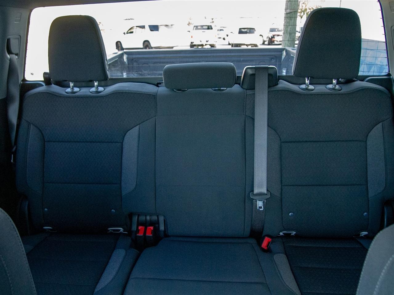 Chevrolet Silverado 2500HD 4WD Crew Cab 159" Custom 2025