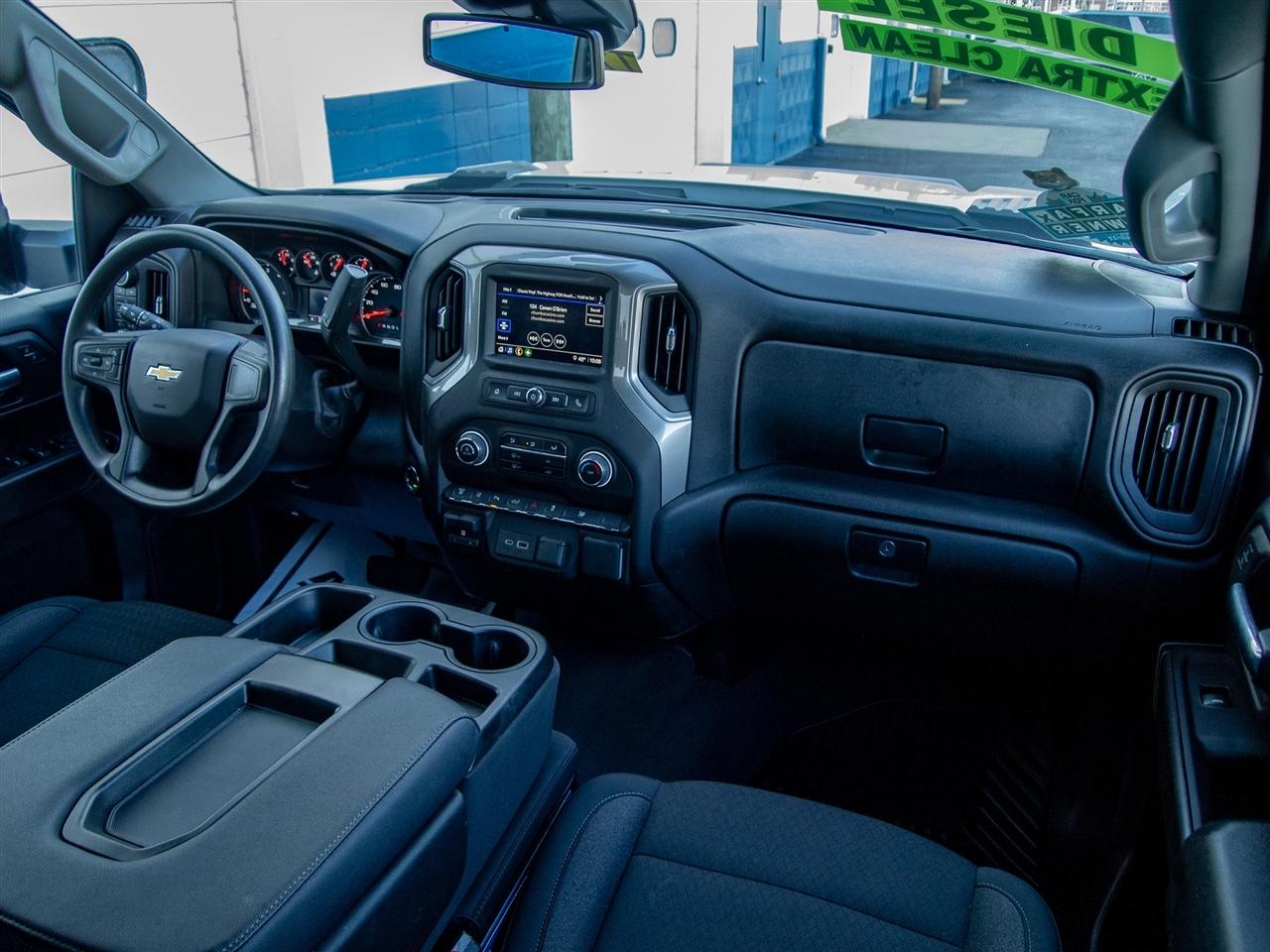 Chevrolet Silverado 2500HD 4WD Crew Cab 159" Custom 2025