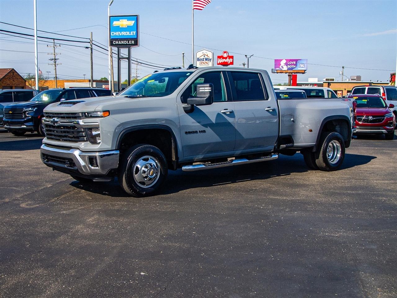 Chevrolet Silverado 3500HD 4WD Crew Cab 172" LT 2024